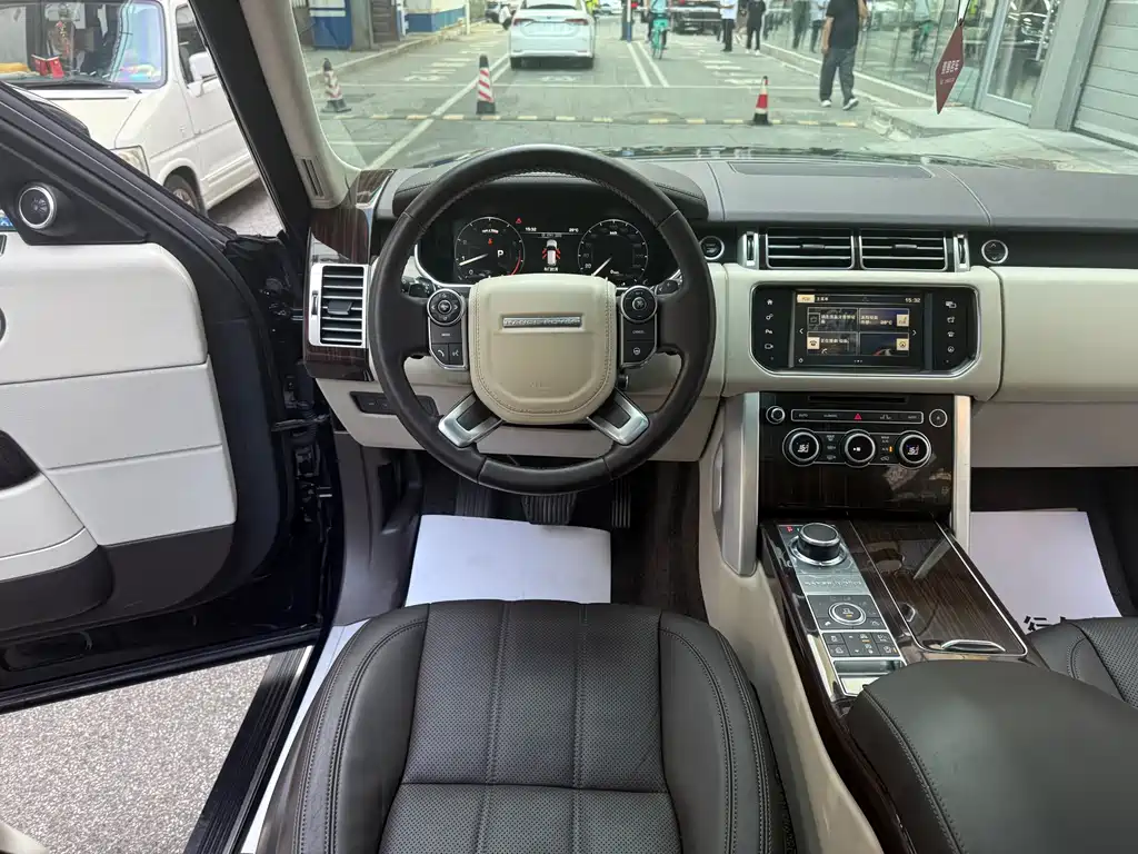 Land Rover Range Rover — миниатюра 14