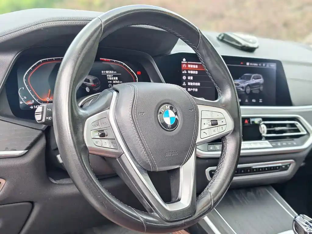 BMW X7 — миниатюра 9