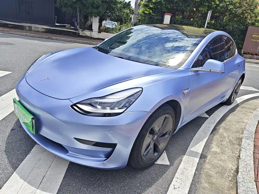 Tesla Model 3 — миниатюра 2