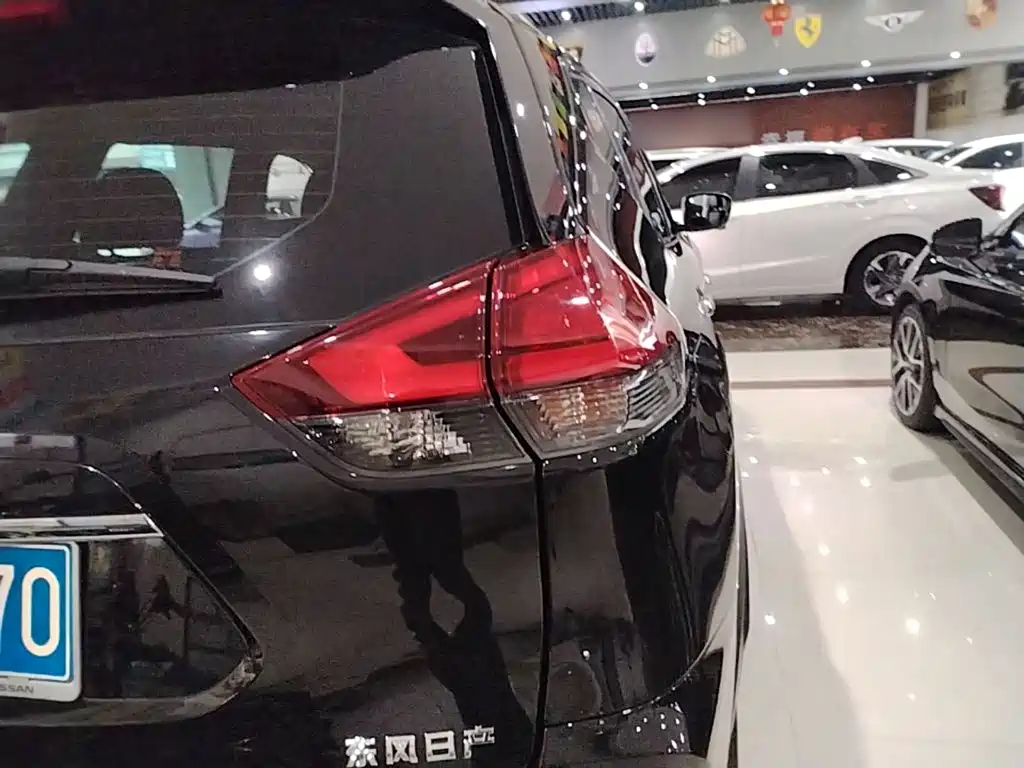 Nissan X-Trail — миниатюра 8