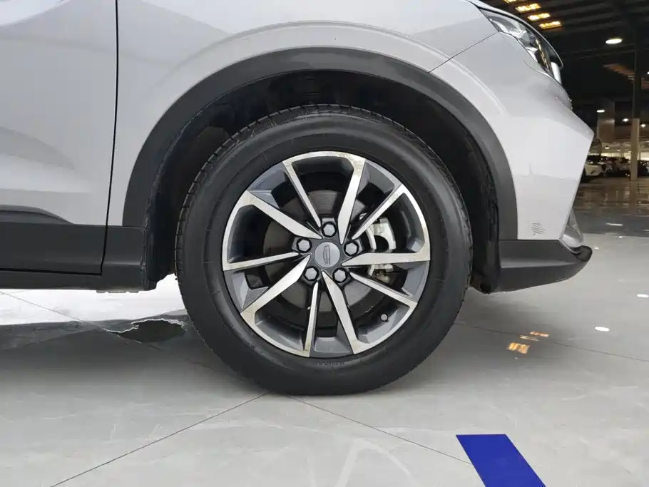 Geely Binyue — миниатюра 6