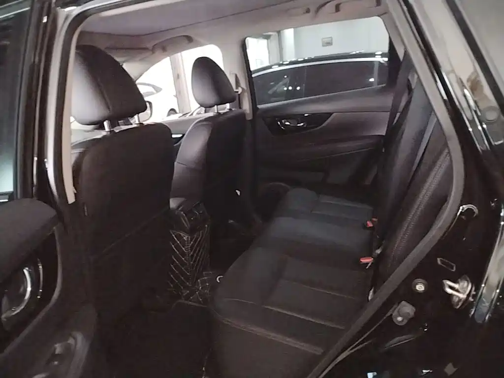 Nissan X-Trail — миниатюра 17