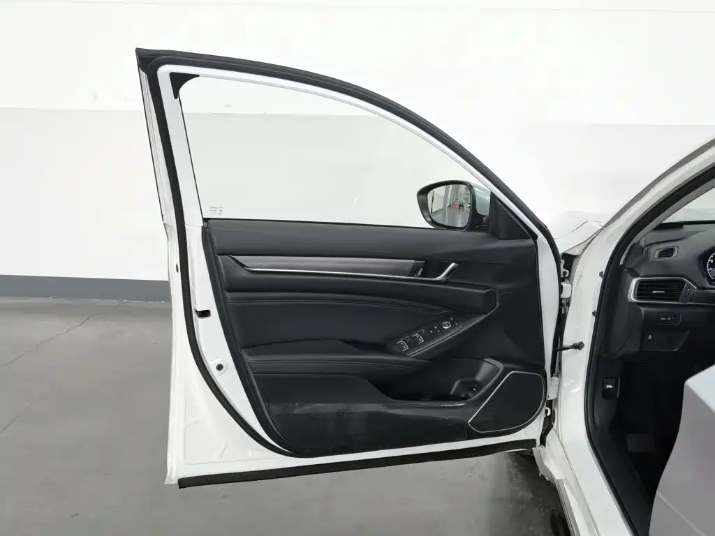 Honda Accord — миниатюра 8