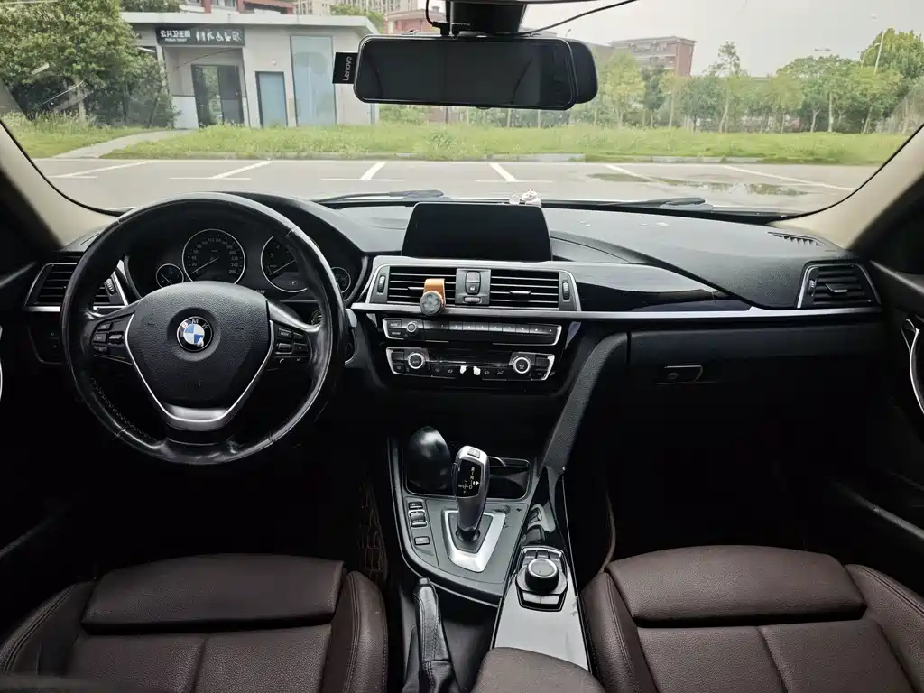 BMW 3 Series — миниатюра 10