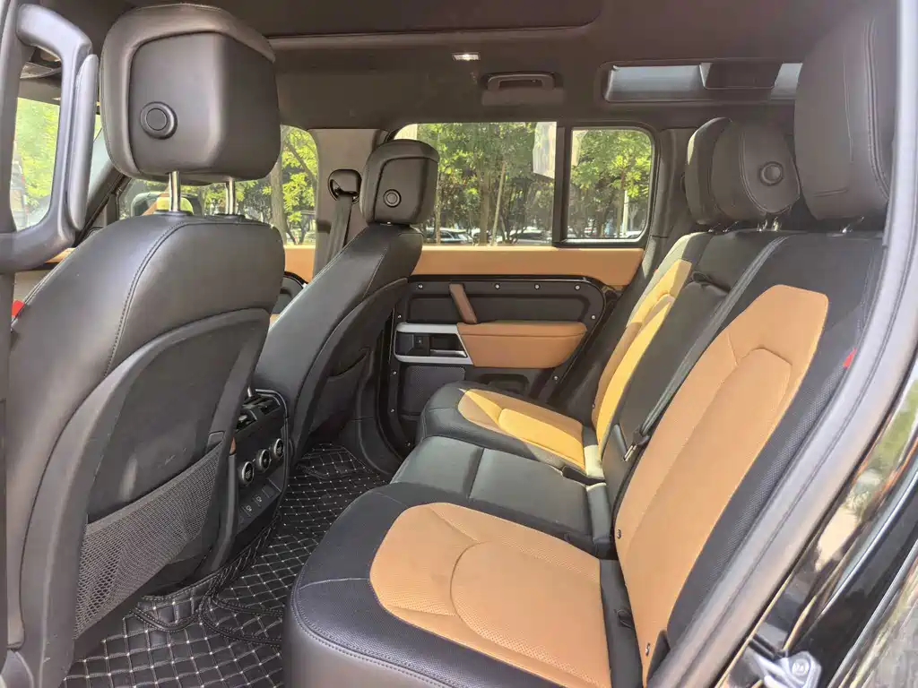 Land Rover Defender — миниатюра 12