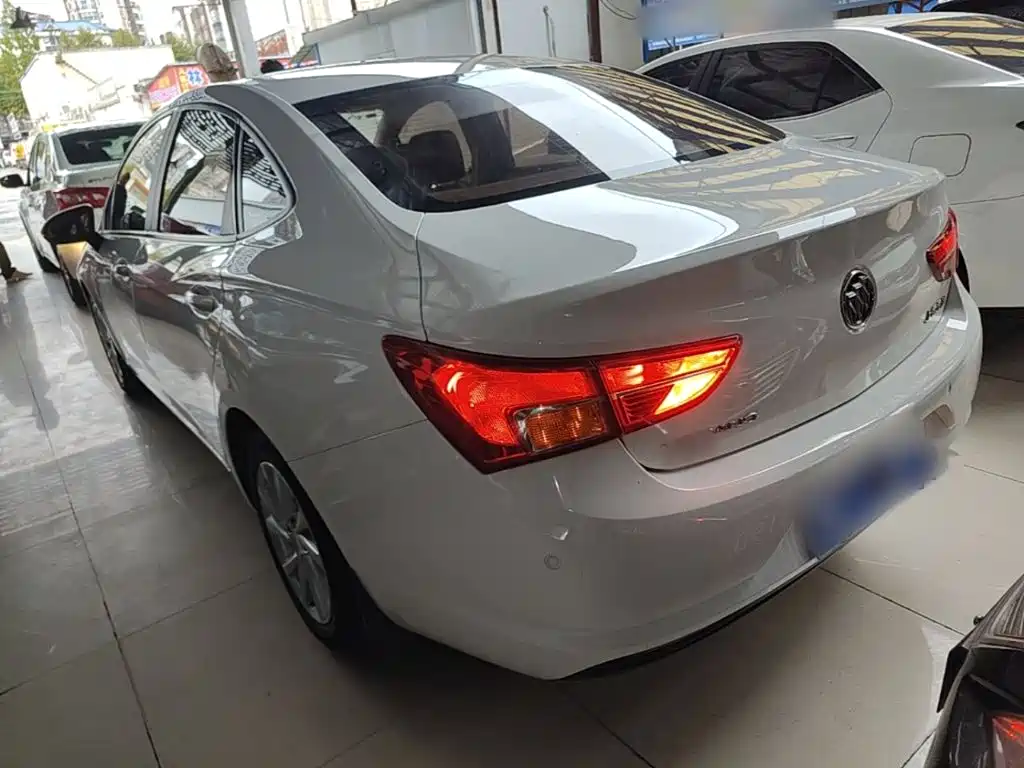 Buick Verano — миниатюра 5