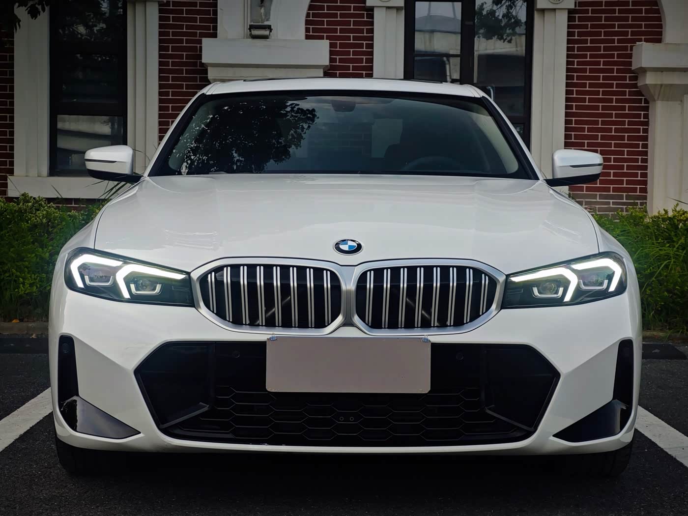 BMW 3 Series 2.0 л 2024 г. Белый, пробег 30000 км