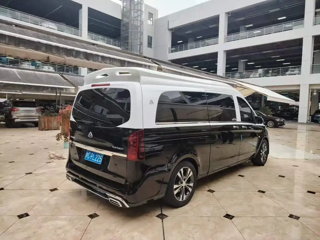 Mercedes-Benz Vito 2016 2.0T Elite 9 мест