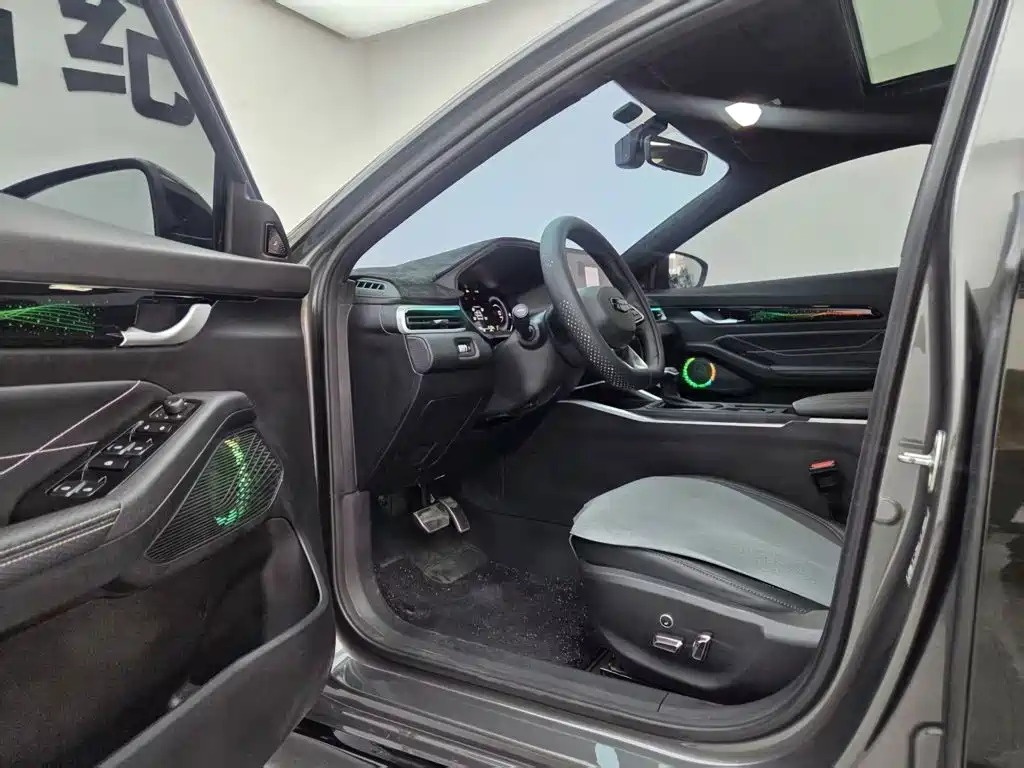Geely Emgrand — миниатюра 12