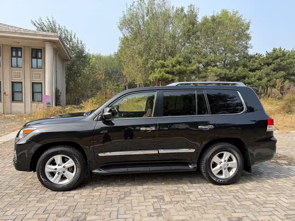 Lexus LX — миниатюра 4