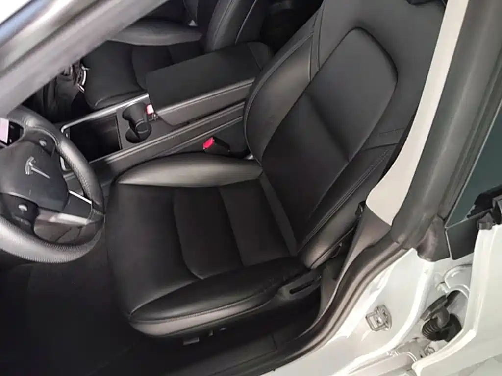 Tesla Model 3 — миниатюра 15