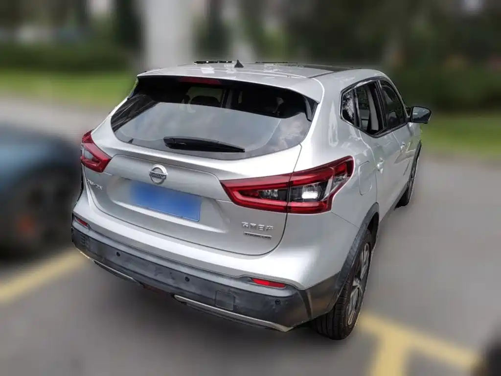 Nissan Qashqai — миниатюра 12