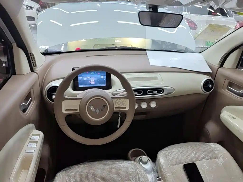 Wuling MINIEV — миниатюра 10