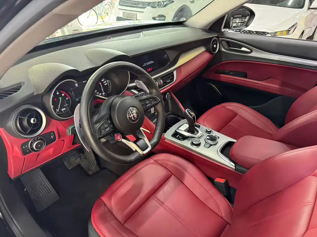 Alfa Romeo Stelvio — миниатюра 7