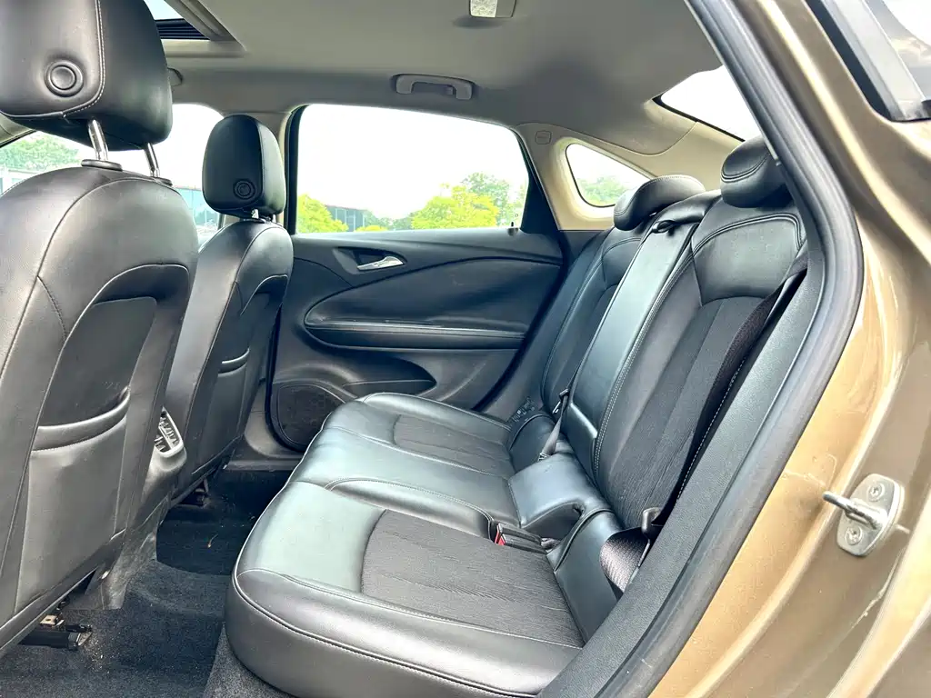 Buick Verano — миниатюра 13
