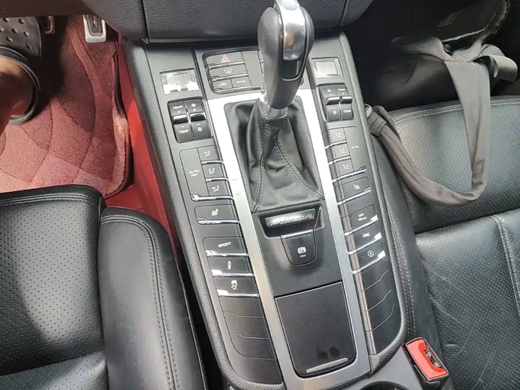 Porsche Macan — миниатюра 14