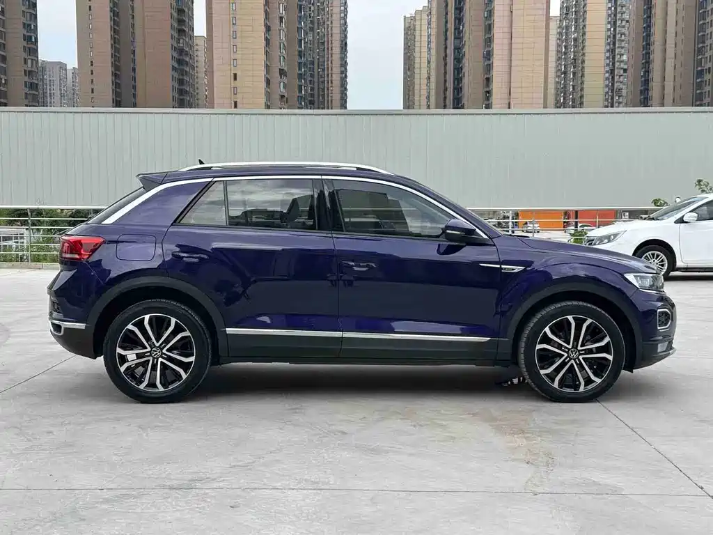 Volkswagen T-Roc 2022 280TSI DSG PLUS