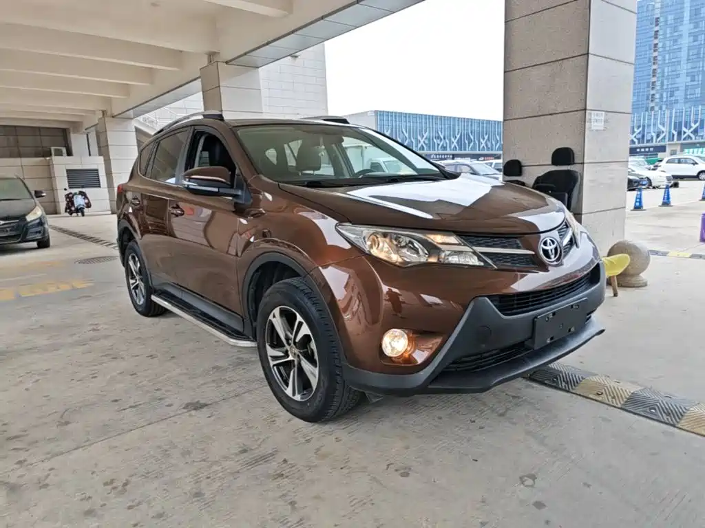 Toyota RAV4 — миниатюра 4