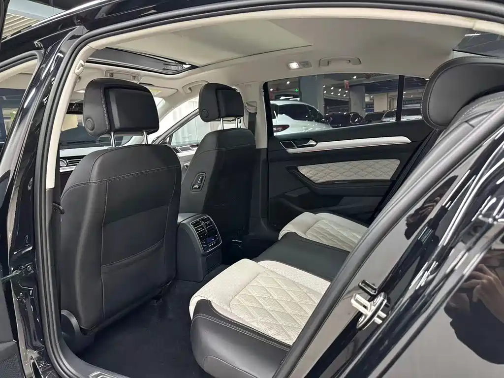 Volkswagen Magotan — миниатюра 10