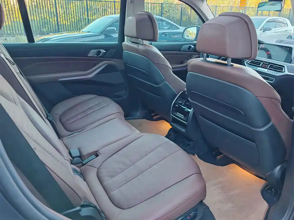 BMW X7 — миниатюра 18