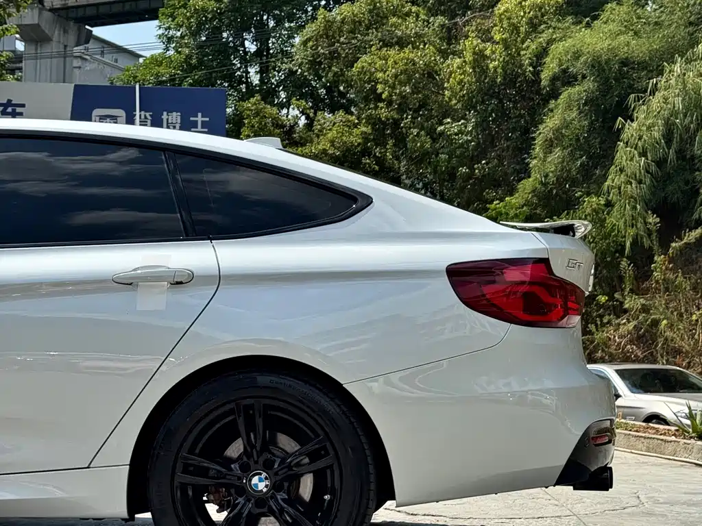 BMW 3 Series GT — миниатюра 9