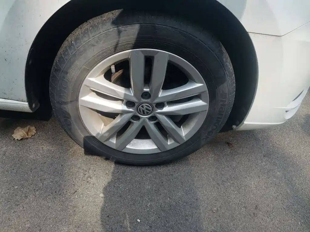 Volkswagen Jetta — миниатюра 8