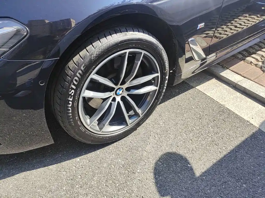 BMW 5 Series — миниатюра 23
