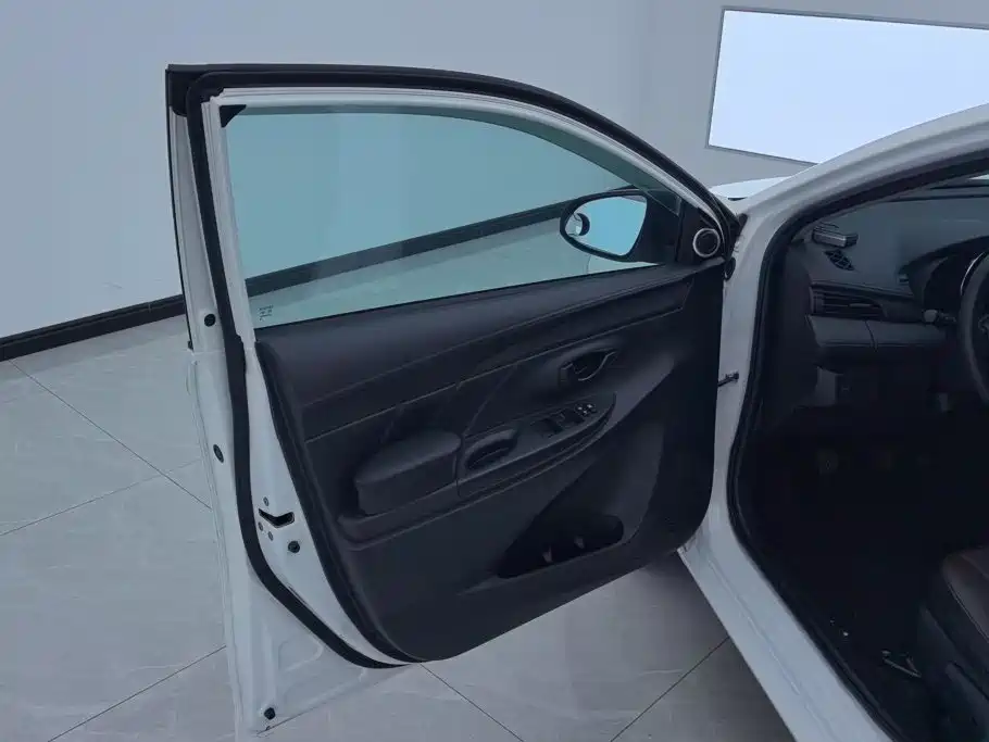 Toyota Vios — миниатюра 7