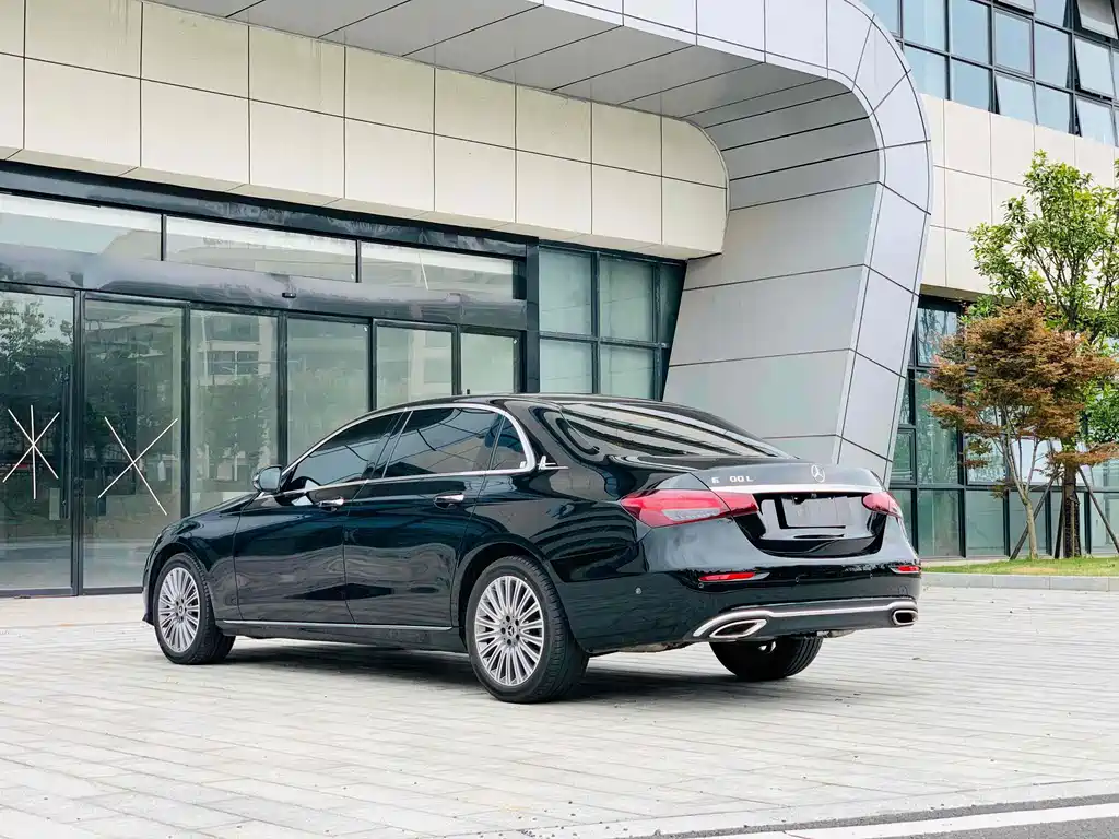 Mercedes-Benz E-Class — миниатюра 15