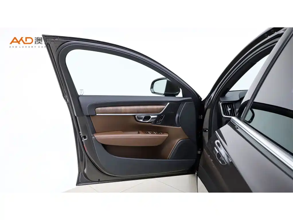 Volvo S90 — миниатюра 10