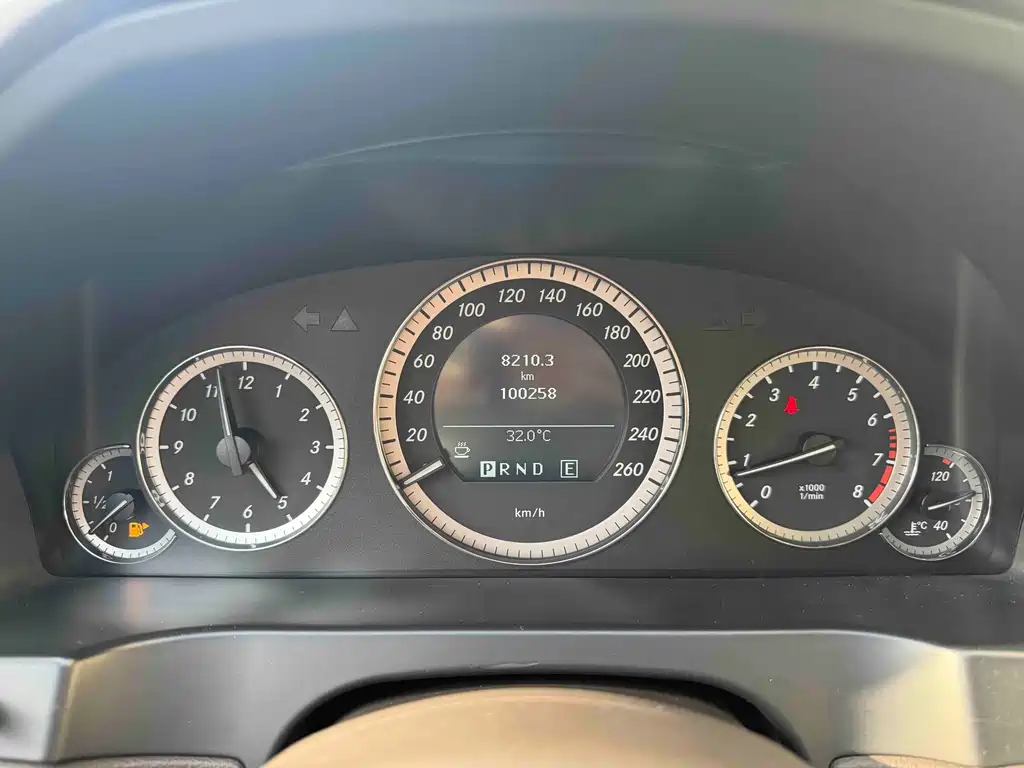 Mercedes-Benz E-Class (Import) — миниатюра 11