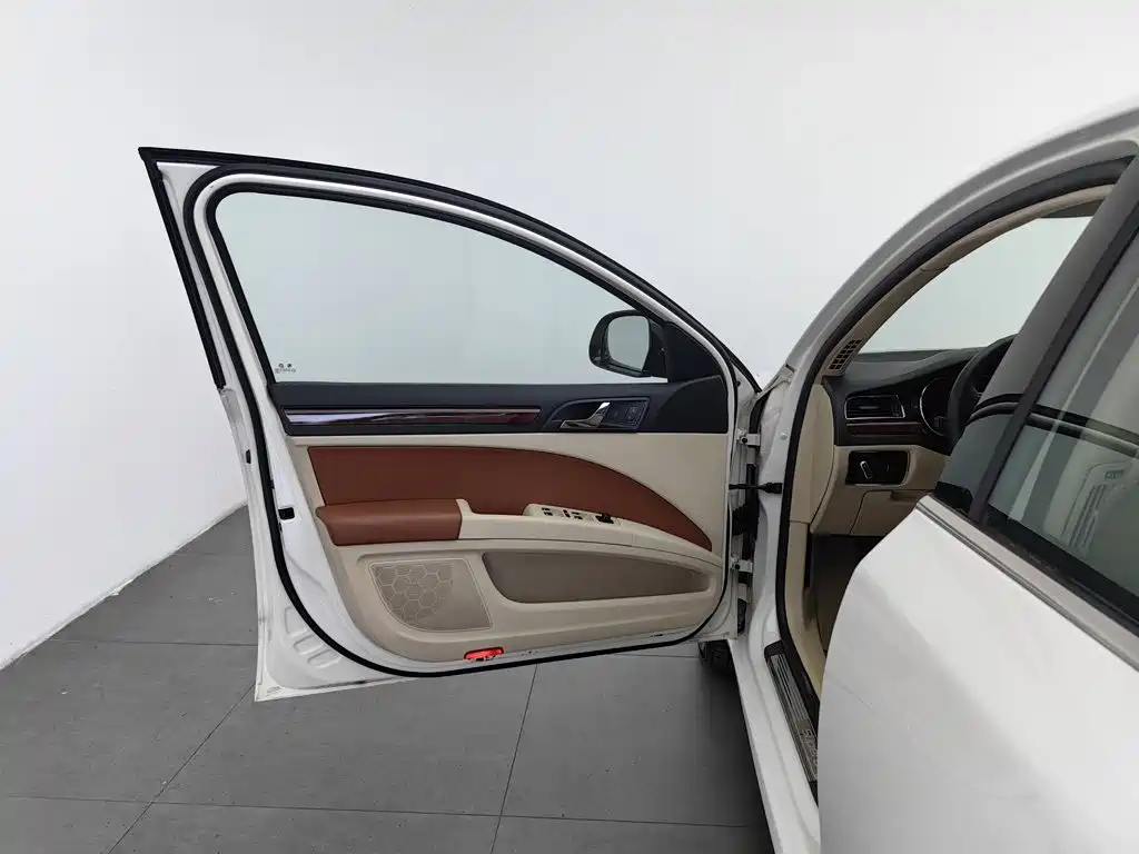 Skoda Superb — миниатюра 8
