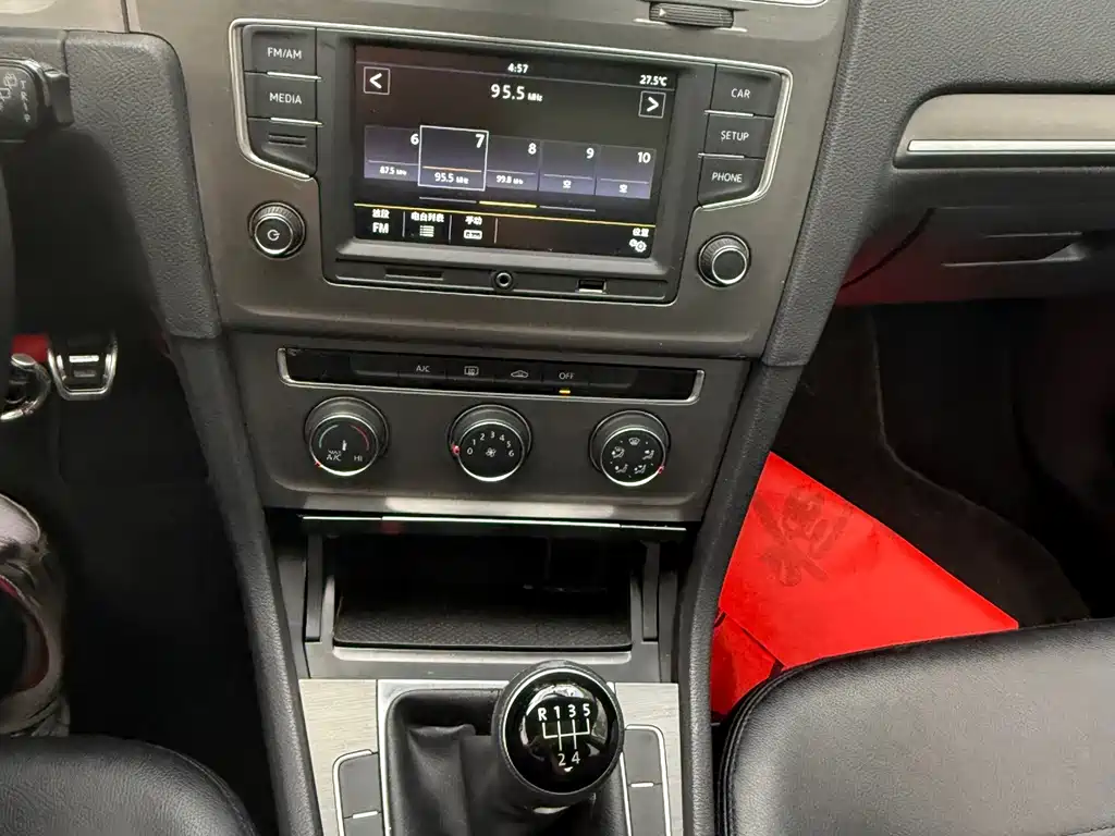 Volkswagen Golf — миниатюра 12