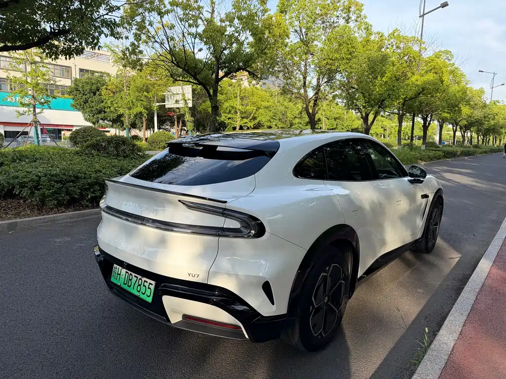 Xiaomi YU7 — миниатюра 7