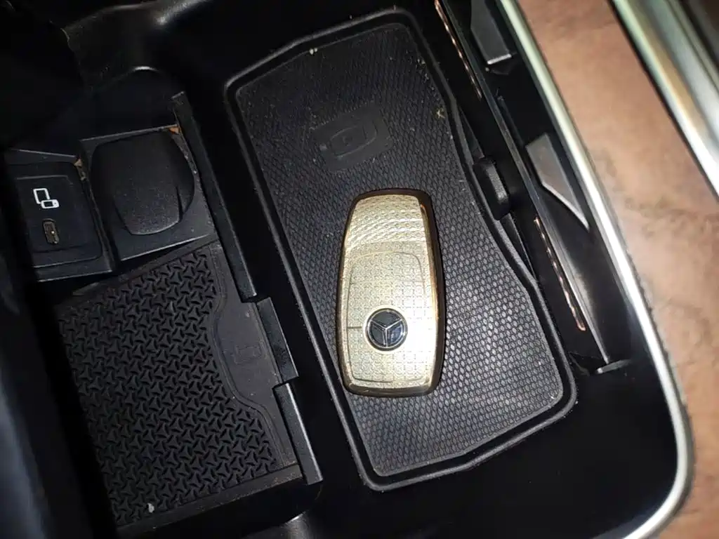 Mercedes-Benz E-Class — миниатюра 9