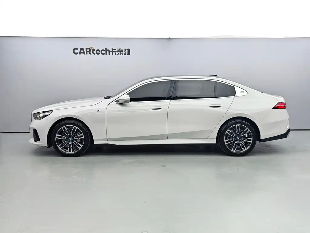 BMW 5 Series 5 2024 530Li Lead M Sport