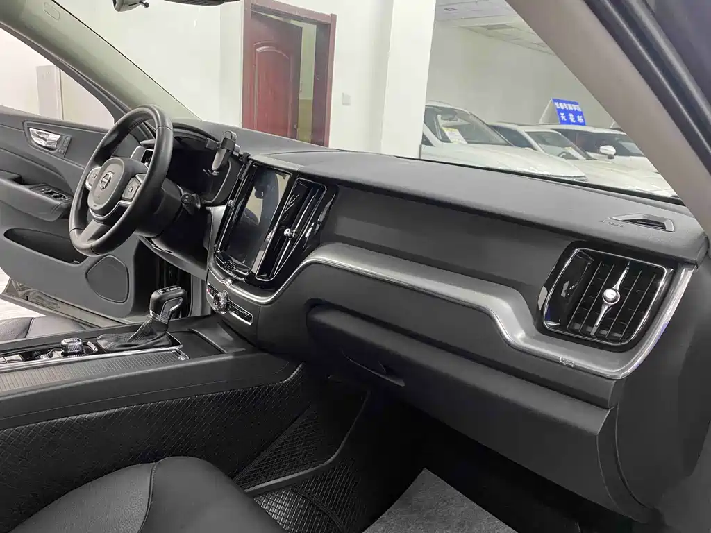 Volvo XC60 — миниатюра 8