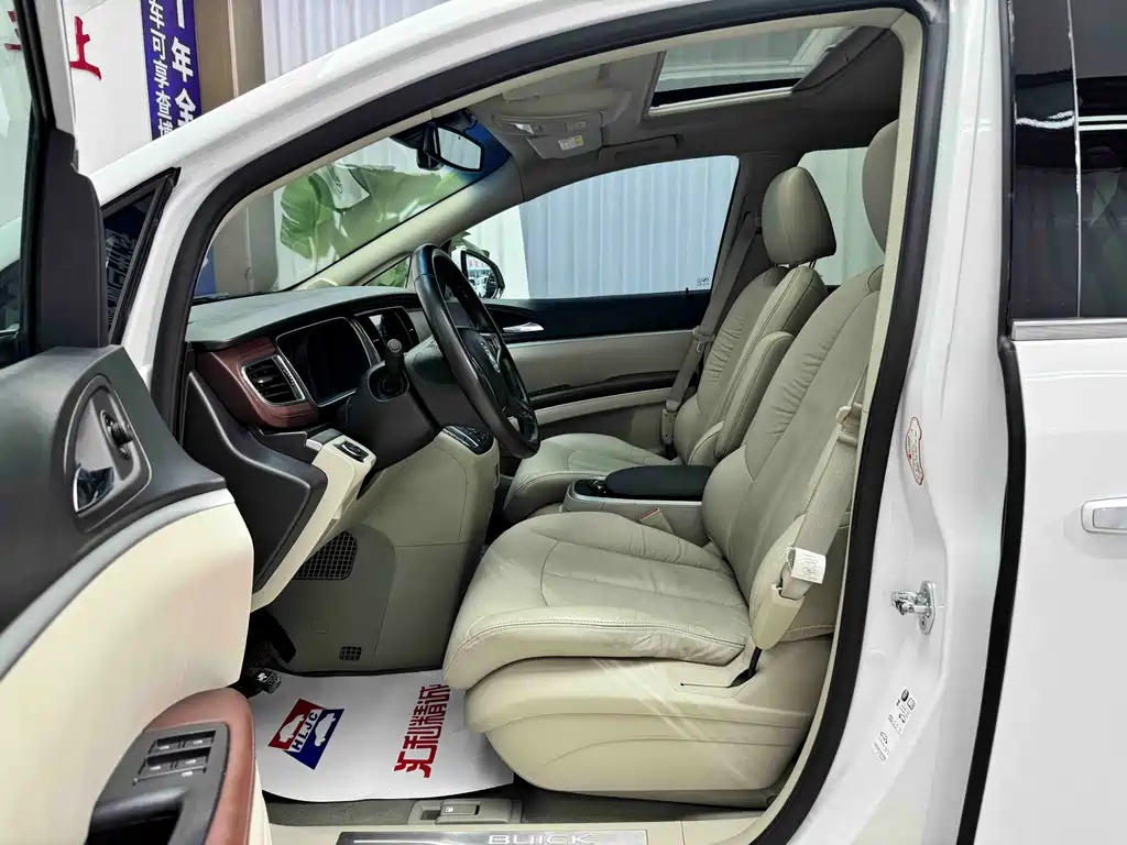 Buick GL8 — миниатюра 7