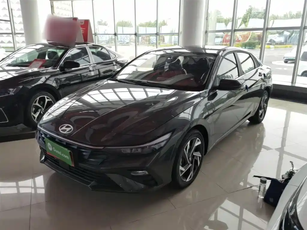 Купить Hyundai Elantra