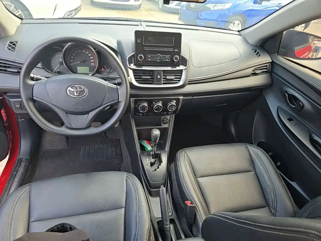 Toyota Yaris L — миниатюра 10