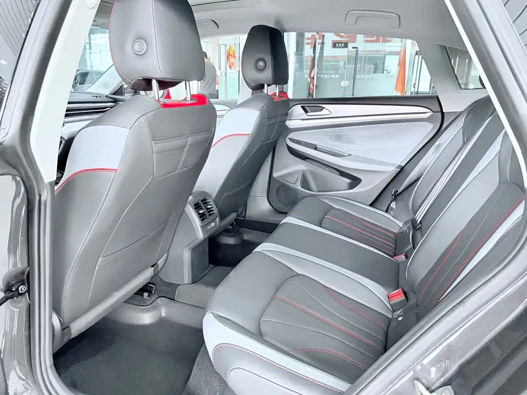 Volkswagen Lamando — миниатюра 6