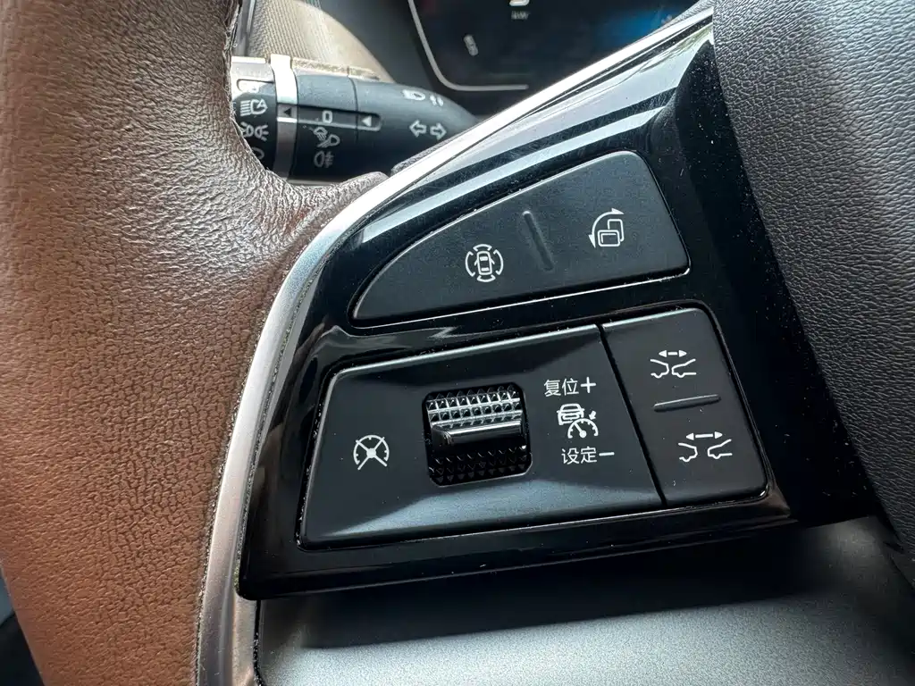 BYD Tang New Energy — миниатюра 12