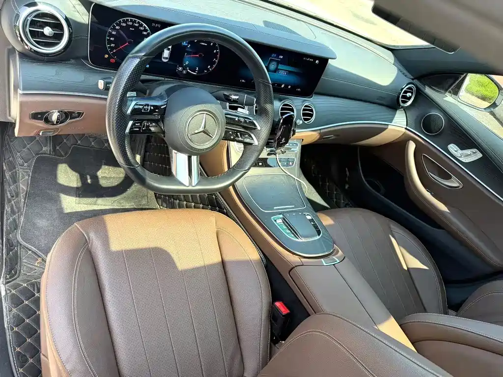 Mercedes-Benz E-Class (Import) — миниатюра 4