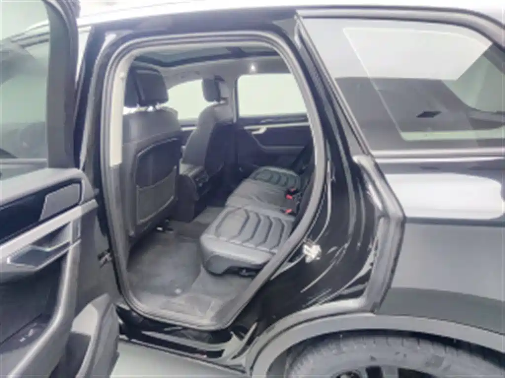 Volkswagen Touareg — миниатюра 8