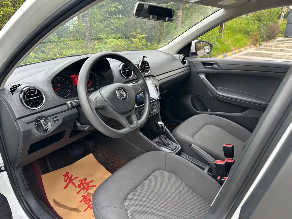 Volkswagen Jetta — миниатюра 7