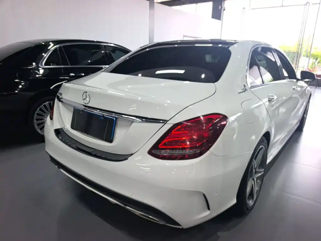 Mercedes-Benz C-Class — миниатюра 7