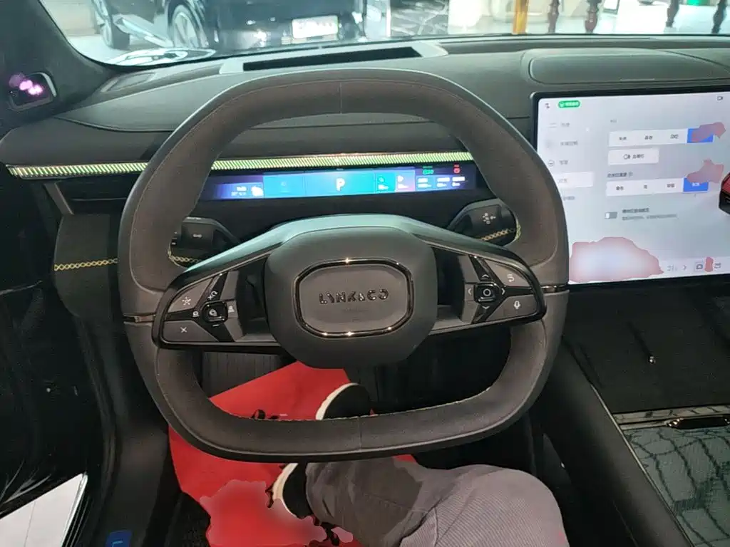 Lynk & Co 10 — миниатюра 11
