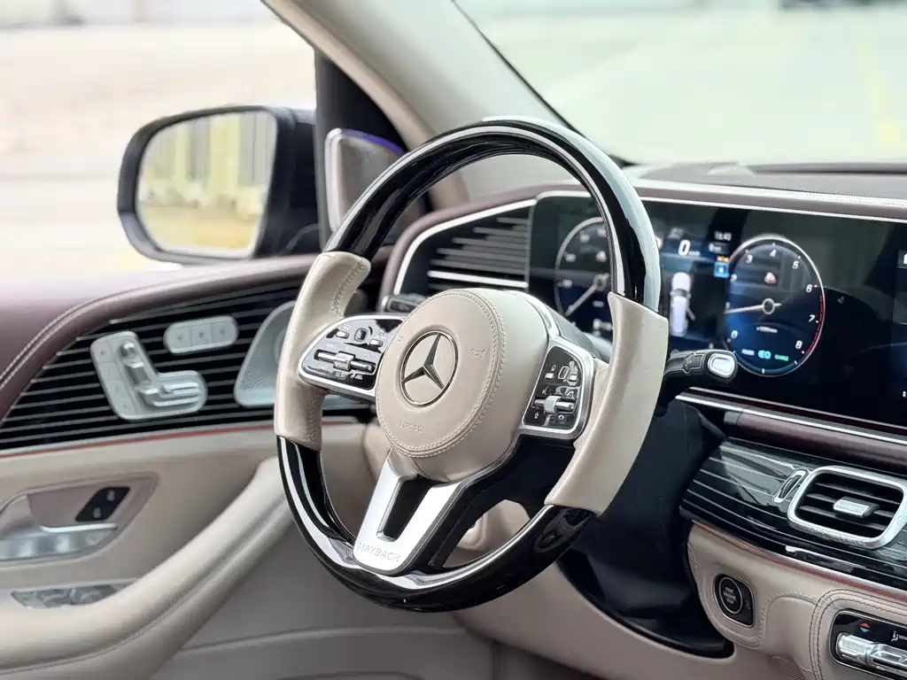 Mercedes-Benz GLS — миниатюра 9