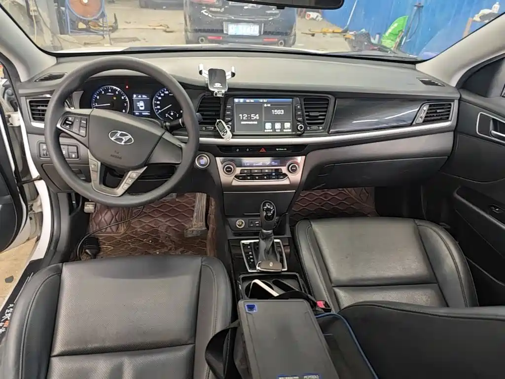 Hyundai Mistra — миниатюра 10