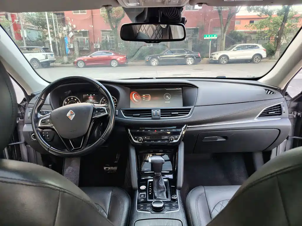 Borgward BX7 — миниатюра 4